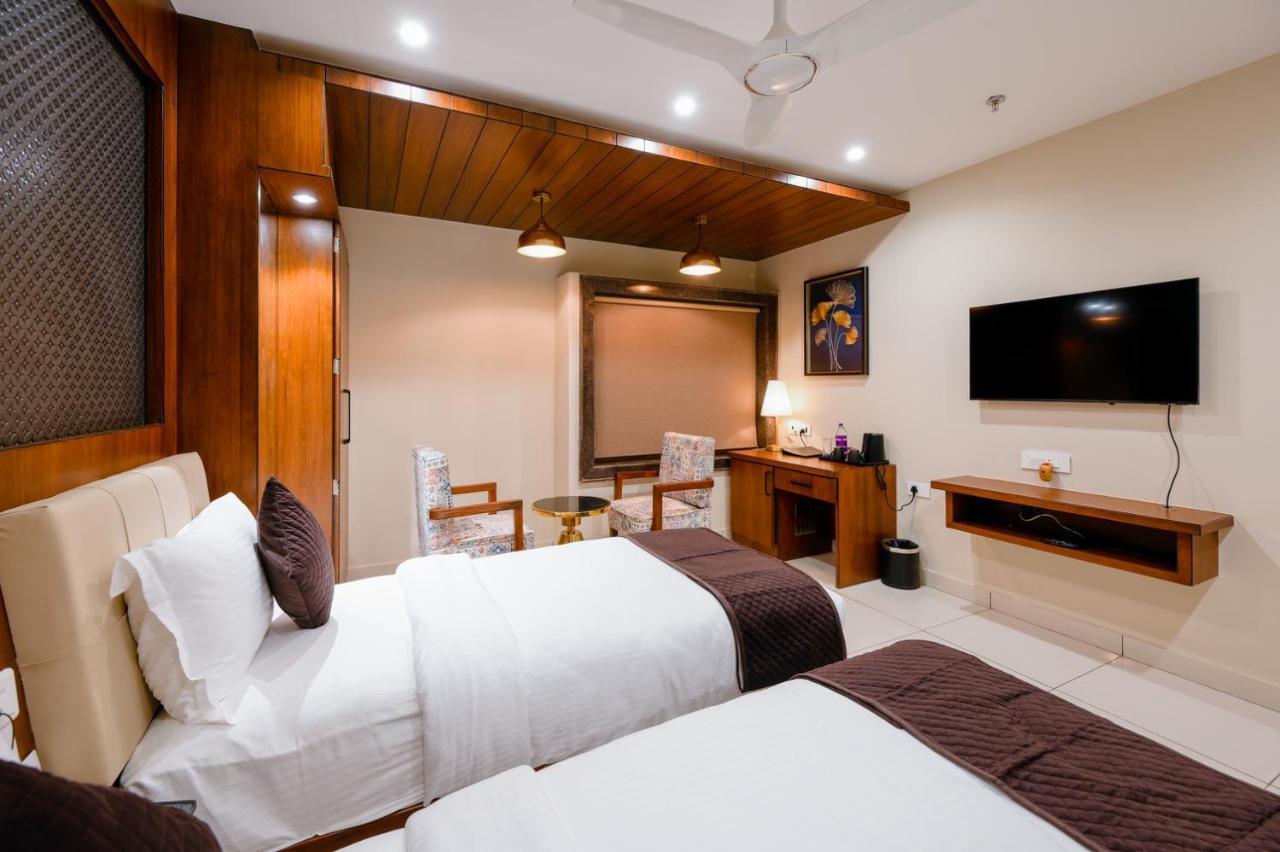 The Shivalik Hotel Bhubaneswar Bagian luar foto