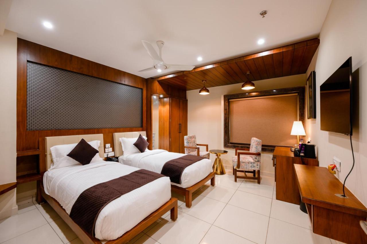 The Shivalik Hotel Bhubaneswar Bagian luar foto