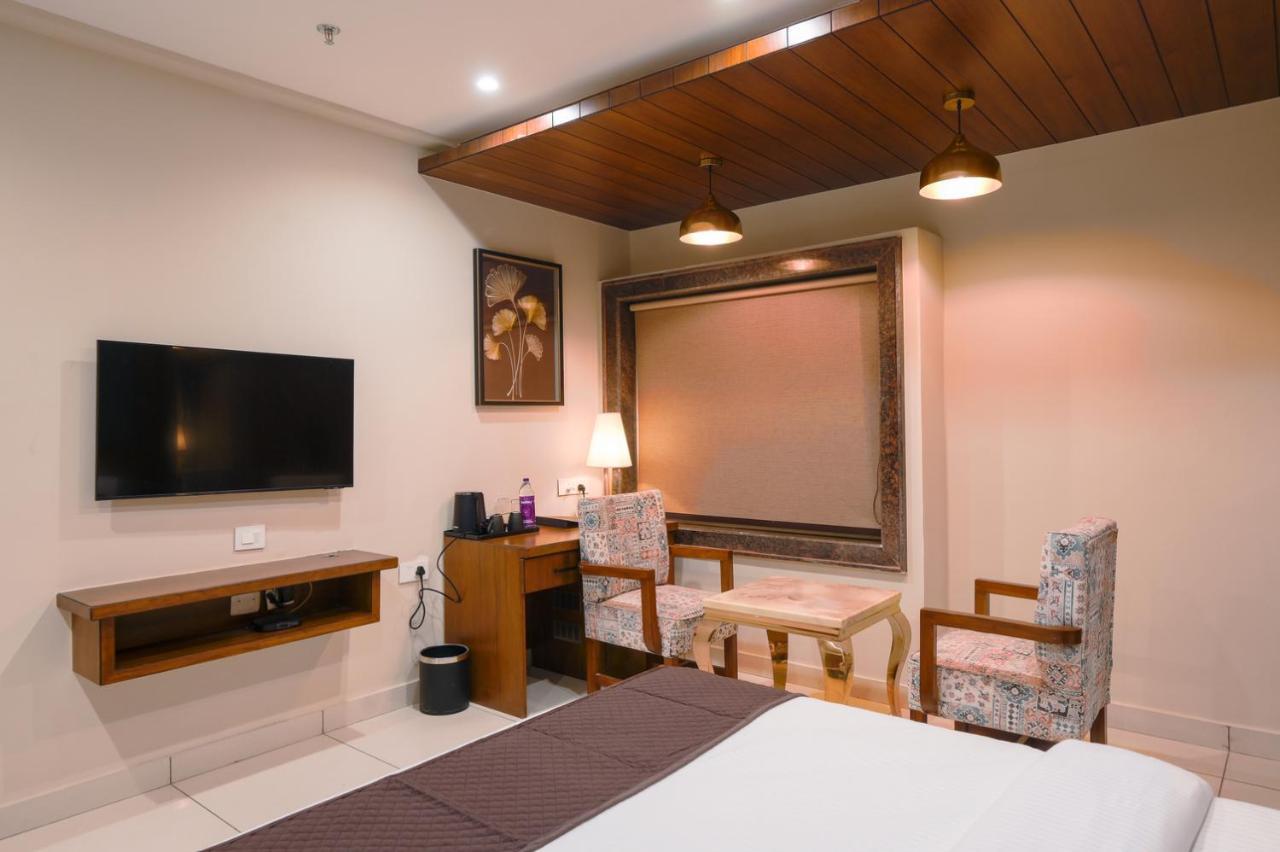 The Shivalik Hotel Bhubaneswar Bagian luar foto