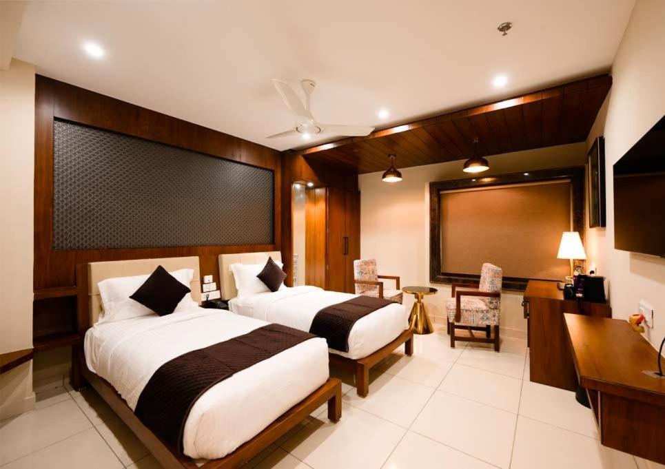 The Shivalik Hotel Bhubaneswar Bagian luar foto